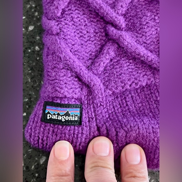 Patagonia Merino Wool Coastal Cable Knit Beanie Reversible Winter Outdoor Snow - Picture 3 of 10